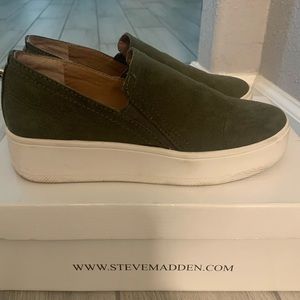 Steve Madden slip on